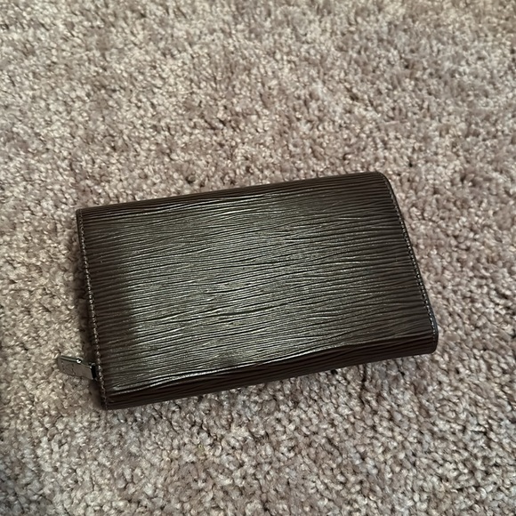 Louis Vuitton Brown Epi Leather Porte Monnaie Wallet - Picture 3 of 9